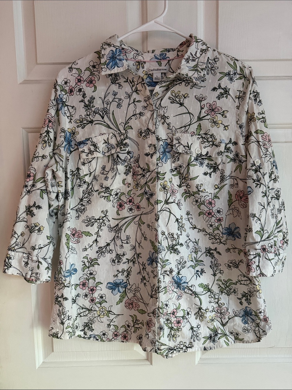 croft & barrow White Floral Button-Up Shirt with Blue and Pink Flowers